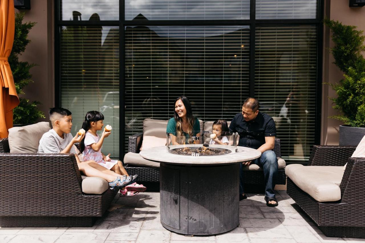 Summerland Waterfront Resort & Spa Bagian luar foto