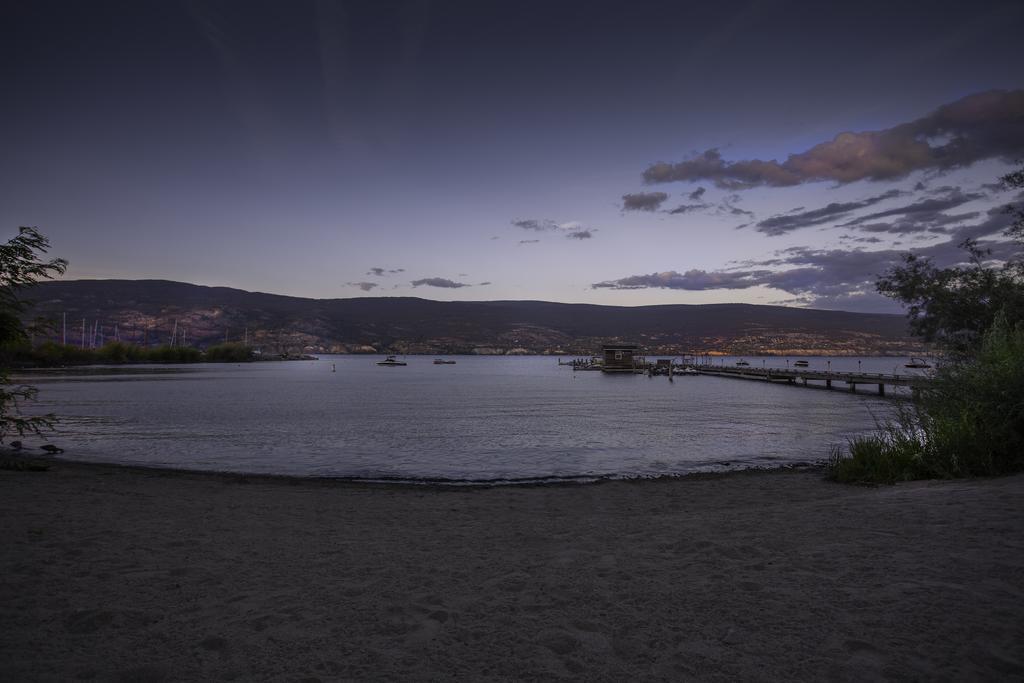 Summerland Waterfront Resort & Spa Bagian luar foto