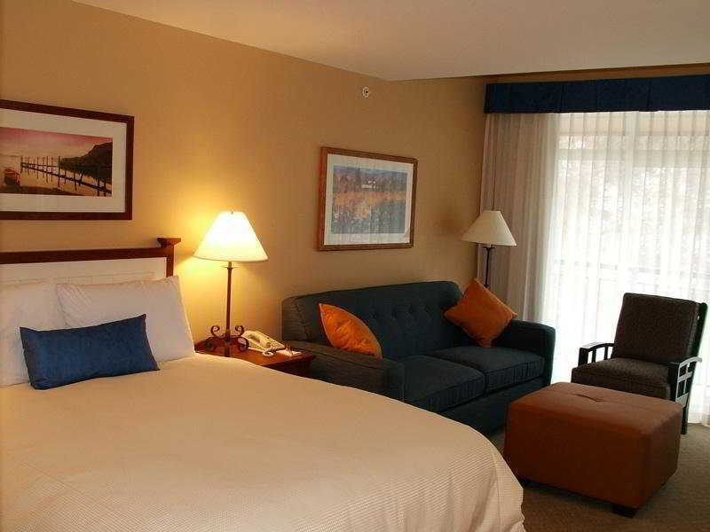 Summerland Waterfront Resort & Spa Bagian luar foto