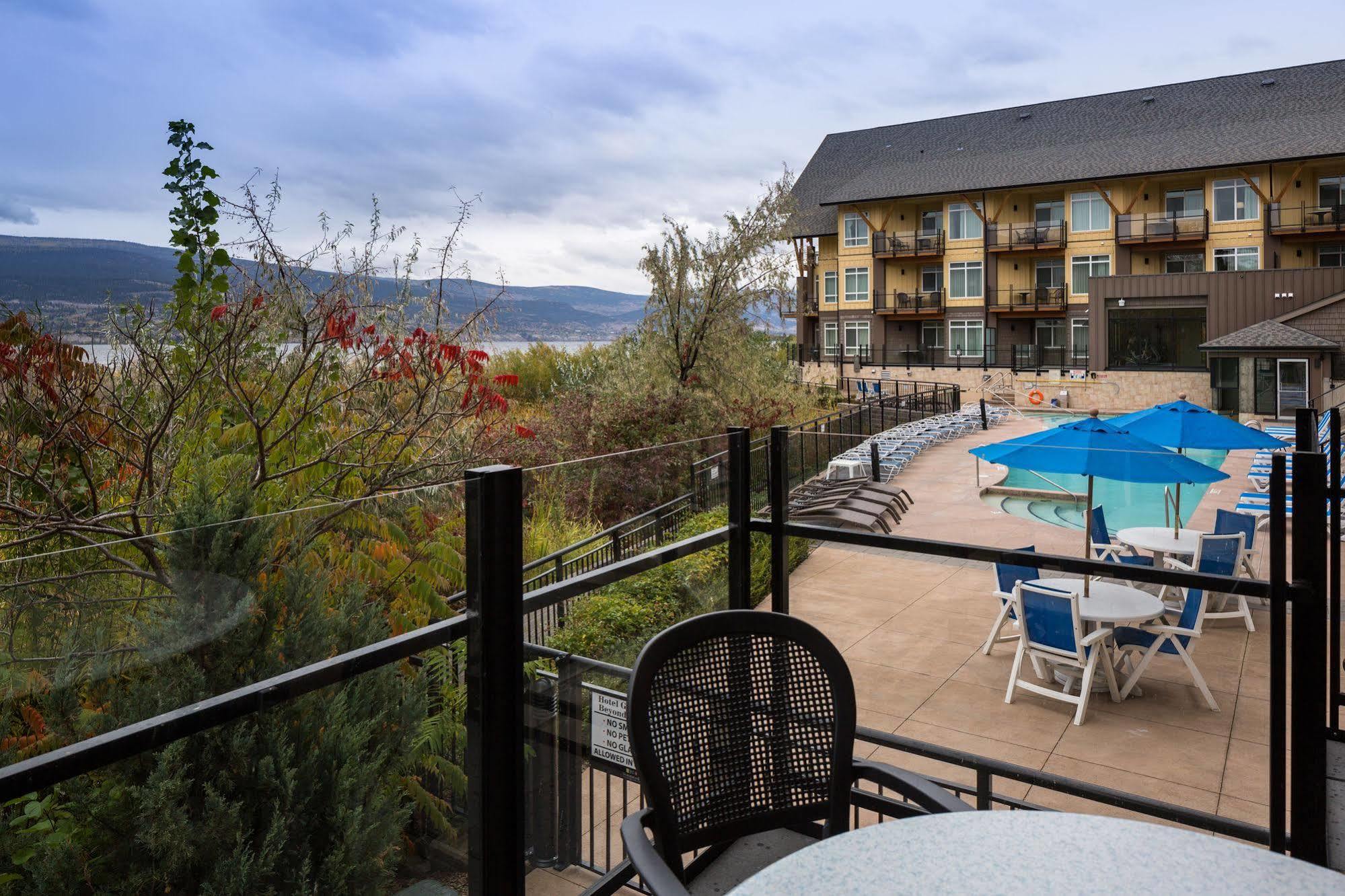 Summerland Waterfront Resort & Spa Bagian luar foto