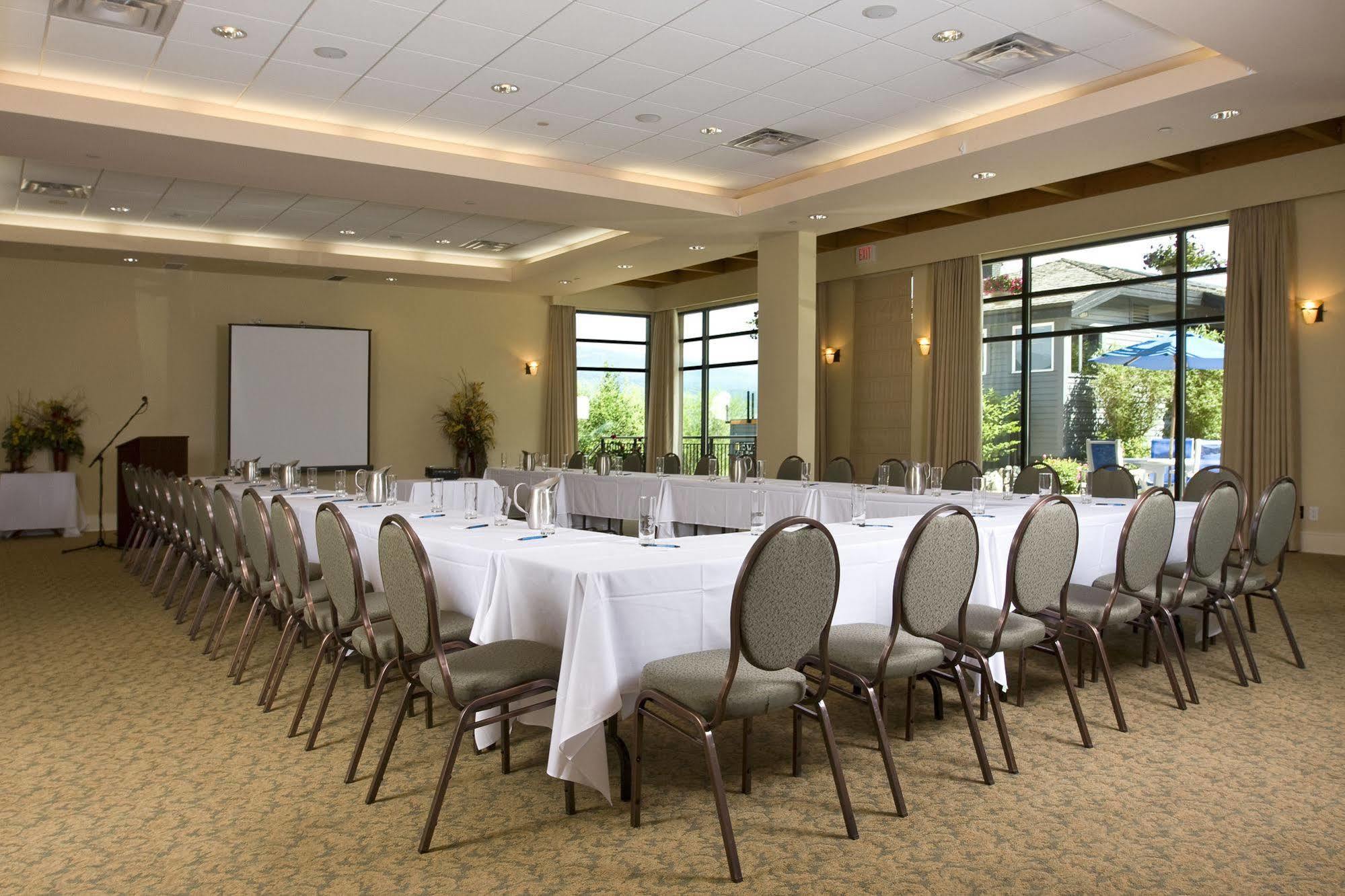 Summerland Waterfront Resort & Spa Bisnis foto